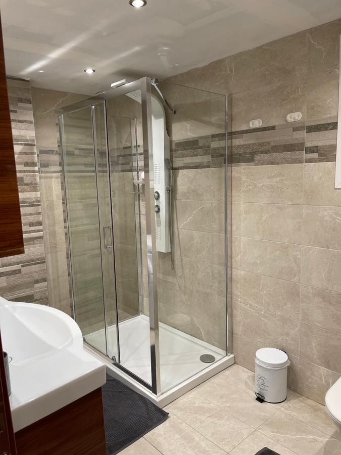 Luxury With Sauna And Free Parking Near Acropolis เอเธนส์ ภายนอก รูปภาพ